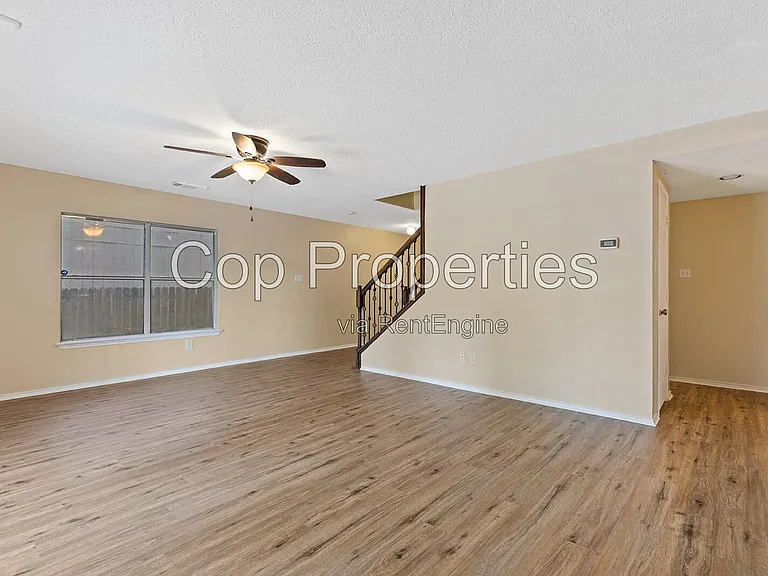 8118 Stagwood Hl — Photo 10