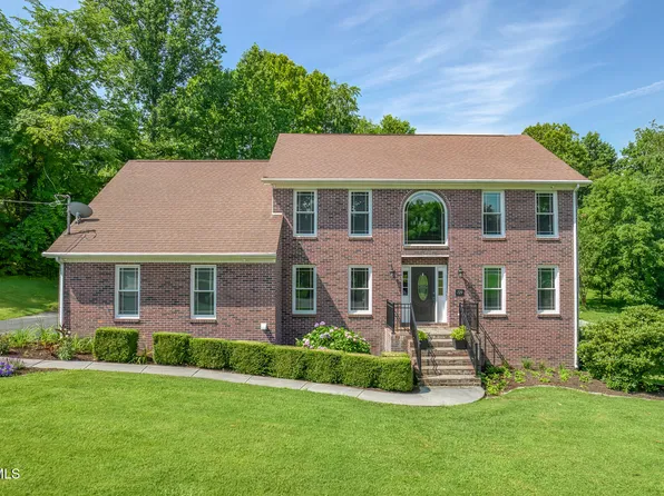 729 Ridgefield Rd, Elizabethton, TN 37643