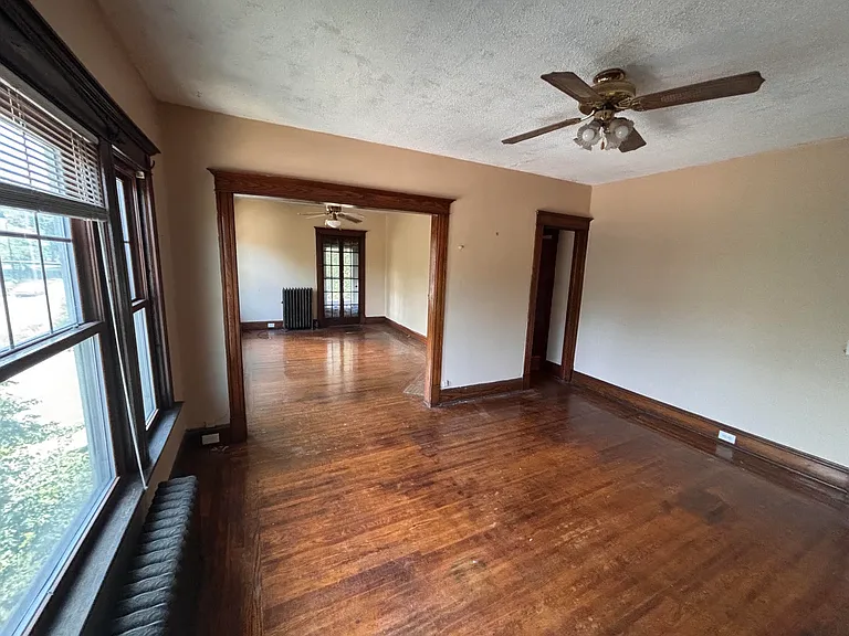 98 Inwood Pl #4 — Photo 1