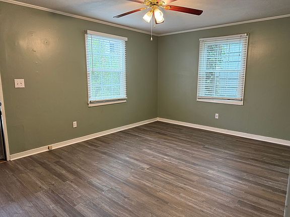 3rd image of 1309 Melody Ln