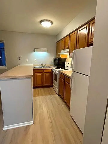 56-58 Main Street - 56 1/2 Main Street, Unit 2 — Photo 3
