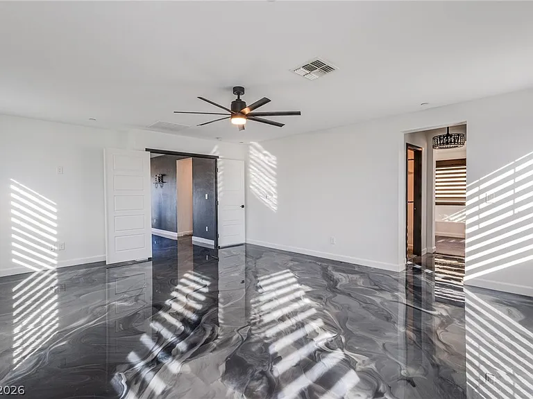 2605 Tolmezzo St — Photo 23