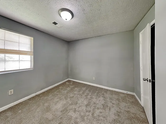 2093 Drake Ct — Photo 11
