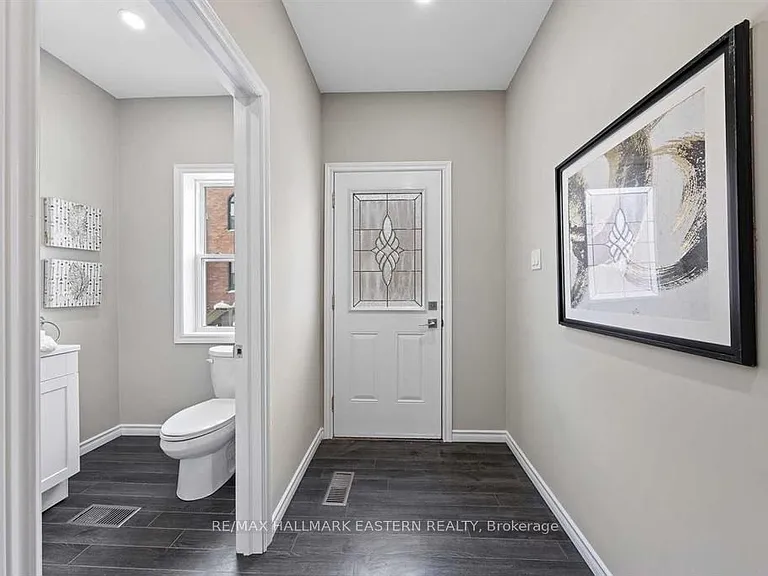184 Park St N #MAIN FLOOR — Photo 4