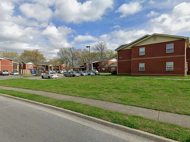 Spring Branch Apartments — Photo 3