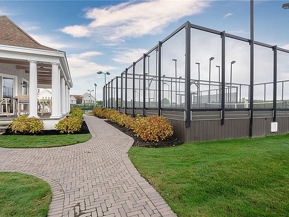 5th image of 44 Wimbledon Cir