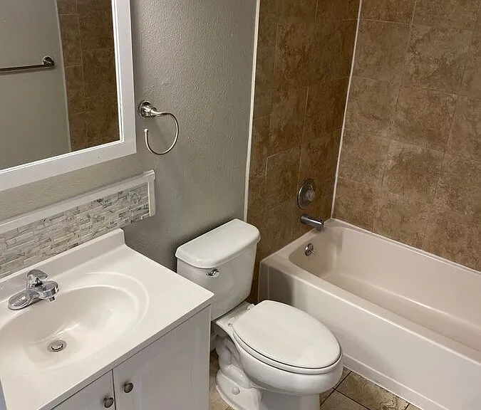 851 S Uravan Ct #B — Photo 10
