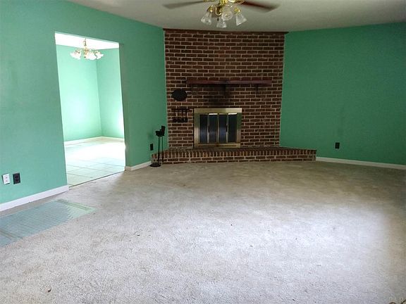 3rd image of 6590 Arlingwood Dr