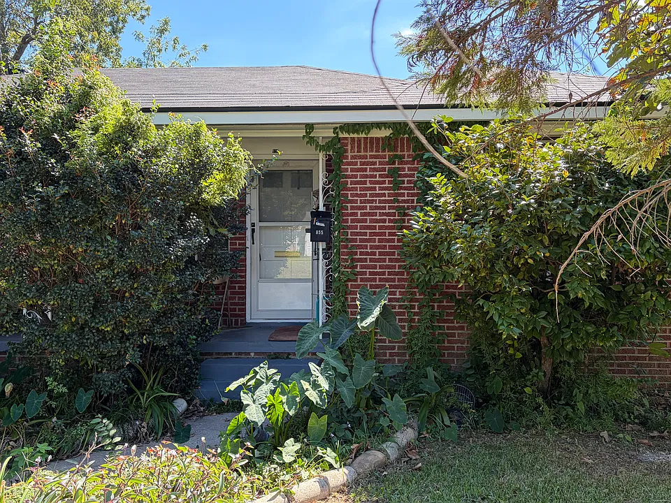 855 Rutherford St #855