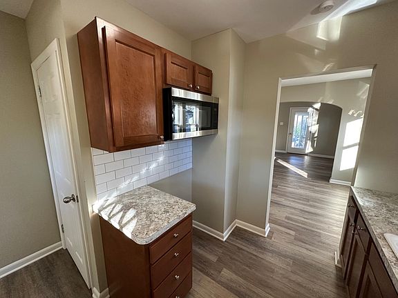 5th image of 2844 Audrena Ct