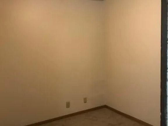5th image of 2627 Vine St #3