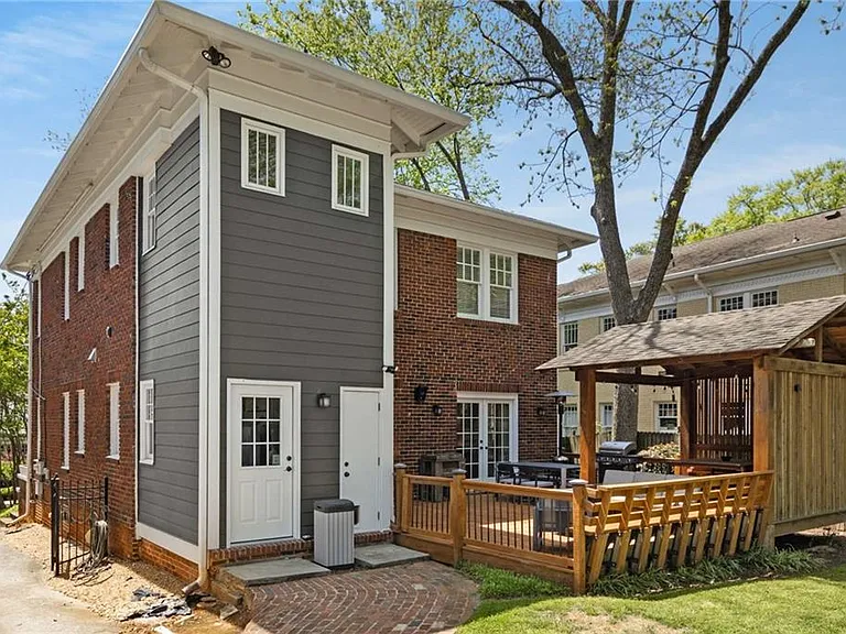 648 Cresthill Ave NE — Photo 43