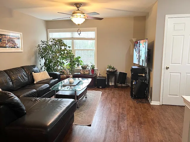 1 bed, 862 sqft, $1,950 — Photo 4