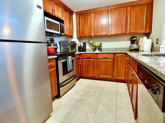 5th image of 20-30 Daniels St #205