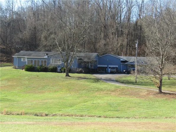 207 Morley Rd, Dilliner, PA 15327