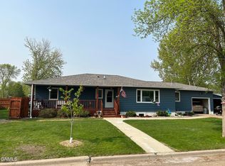 1602 5th Ave NE, Jamestown, ND 58401