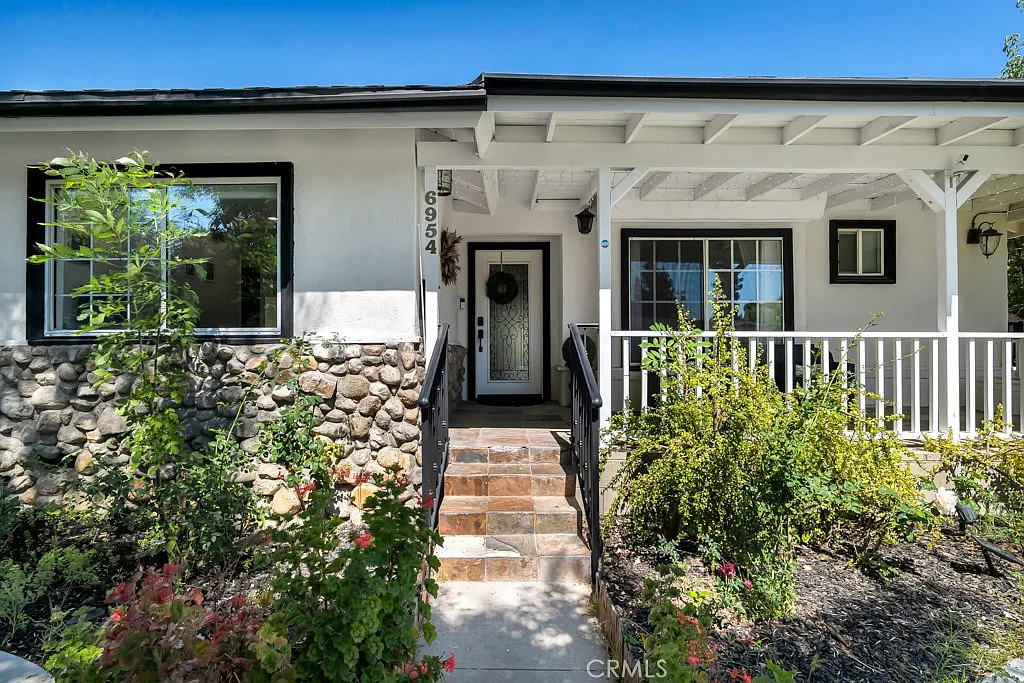 5 bed, 1981 sqft, $6,950 — Photo 1