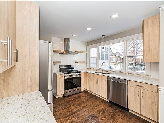 4th image of 3035 N Olcott Ave