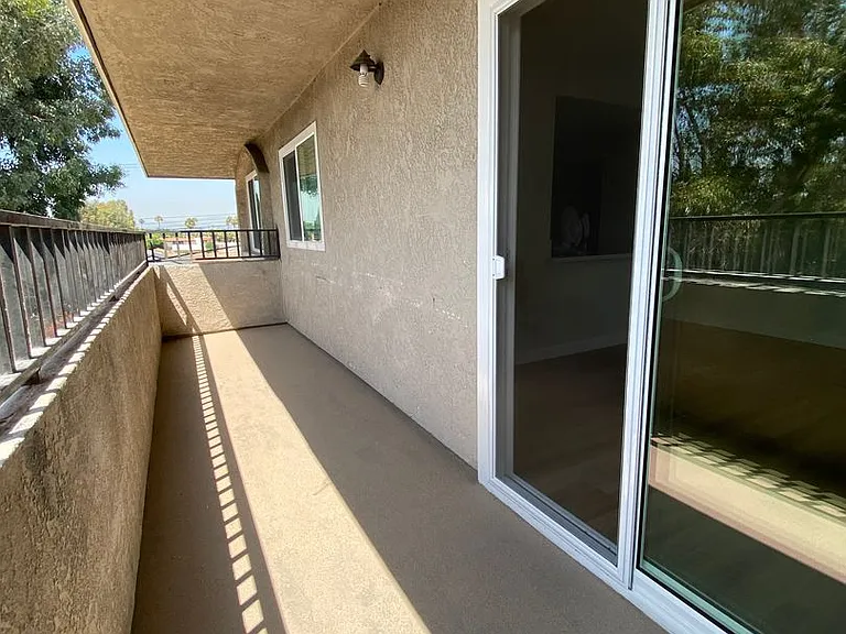 6001 Fullerton Ave — Photo 21