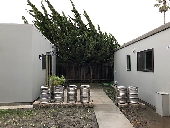 4th image of 4934 Fray Ave #2