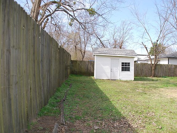 4th image of 2604 W Johnson St