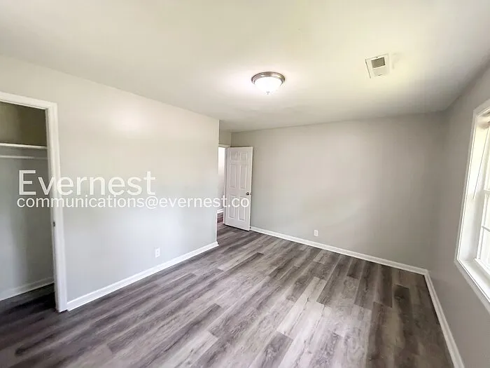 3318 Bonds Ave — Photo 12