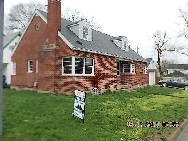 1st image of 819 Cherry Dr