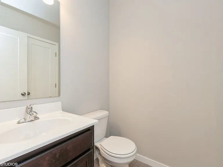 915 16th St NE — Photo 22