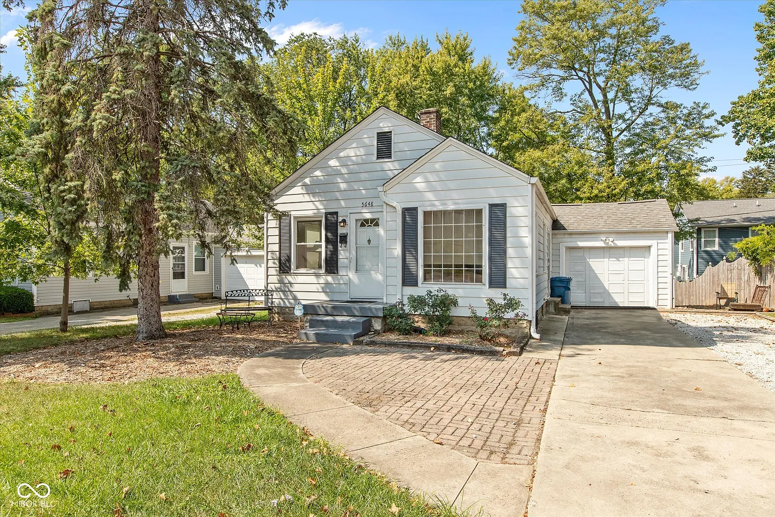 5648 N Keystone Ave photo 1