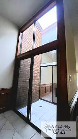 2 bed, 2.0 bath, 1118 sqft, $1,450 — Photo 3