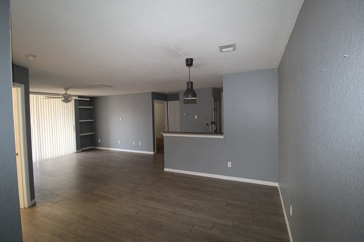 Building Photo - 8801 Latrec Ave #105