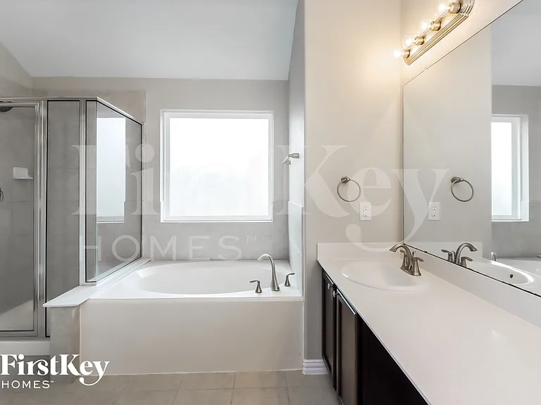 10107 Stone Briar Dr — Photo 12