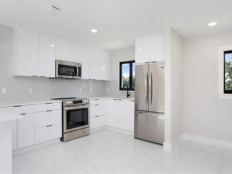 9002-9002 Somerset Ln #9002-unit 2 — Photo 4