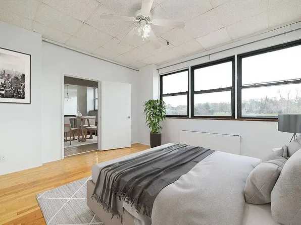 228 25th Street image 1 of 4