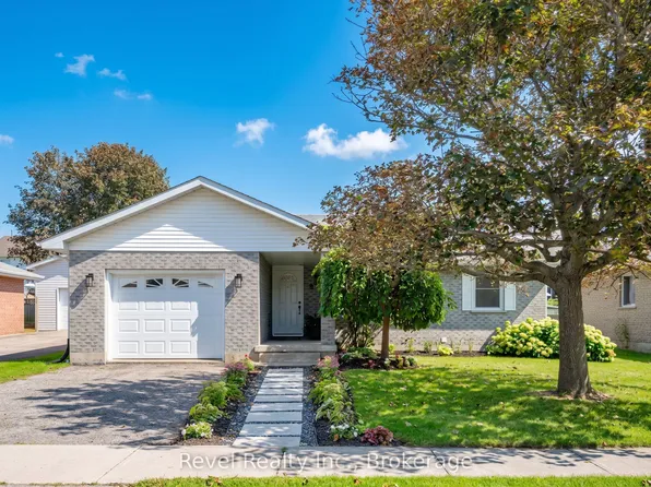 9 Crestwood Ave, Kawartha Lakes, ON K9V 6A7