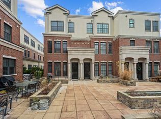 855 Laurel Ave, Highland Park, IL 60035