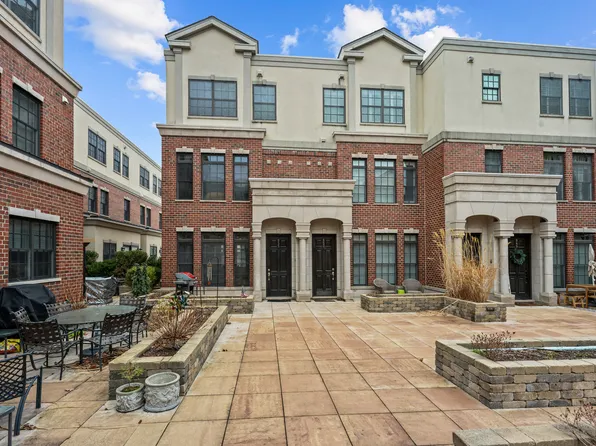 855 Laurel Ave, Highland Park, IL 60035