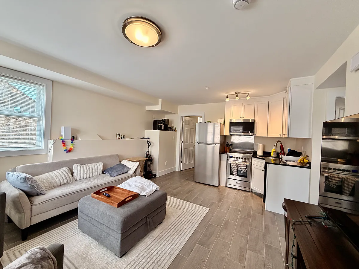 Building Photo - 13 Dalby St #1