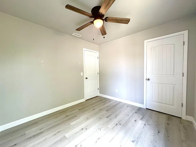 591 E Boswell St #2 — Photo 9