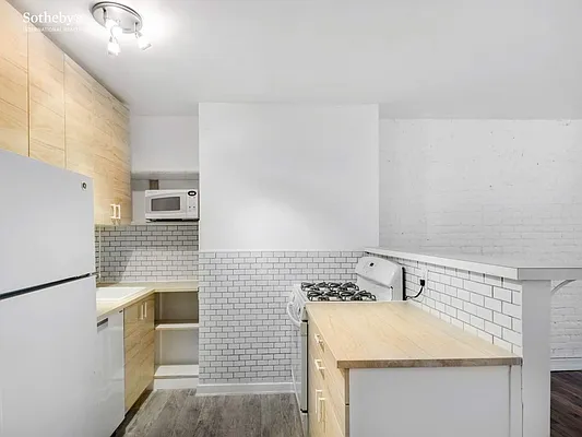 Rented by Sotheby's International Realty | media 8