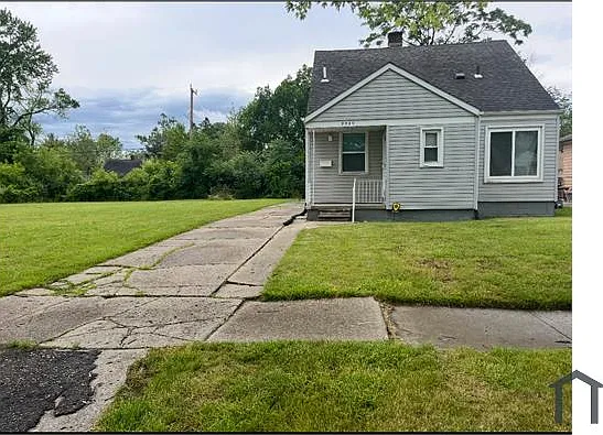 9045 Heyden St — Photo 1