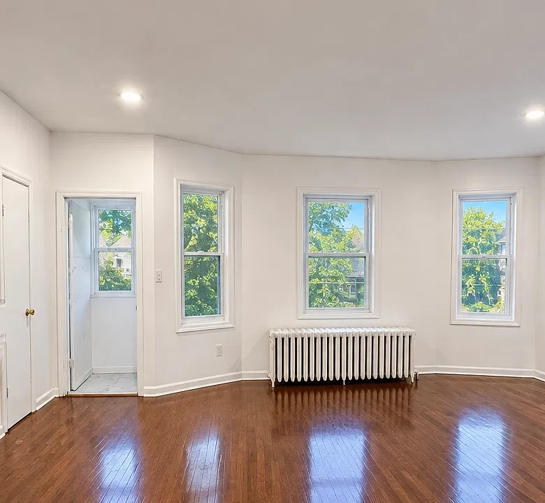 281 Myrtle Ave