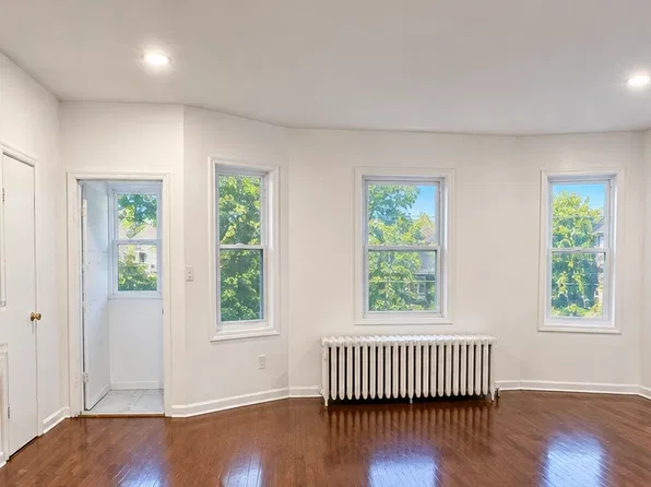281 Myrtle Ave, Albany, NY 12208