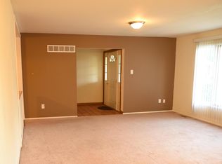 3217 Essex Dr, Saint Charles, MO 63301