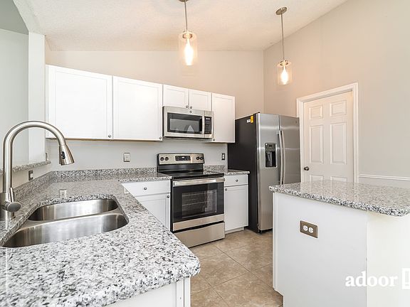 3rd image of 813 Ognon Ct