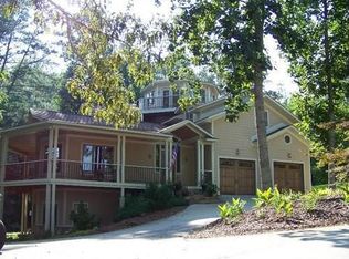 754 E Lakeview Dr, Hayesville, NC 28904