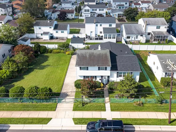 708 N Dorset Ave, Ventnor City, NJ 08406
