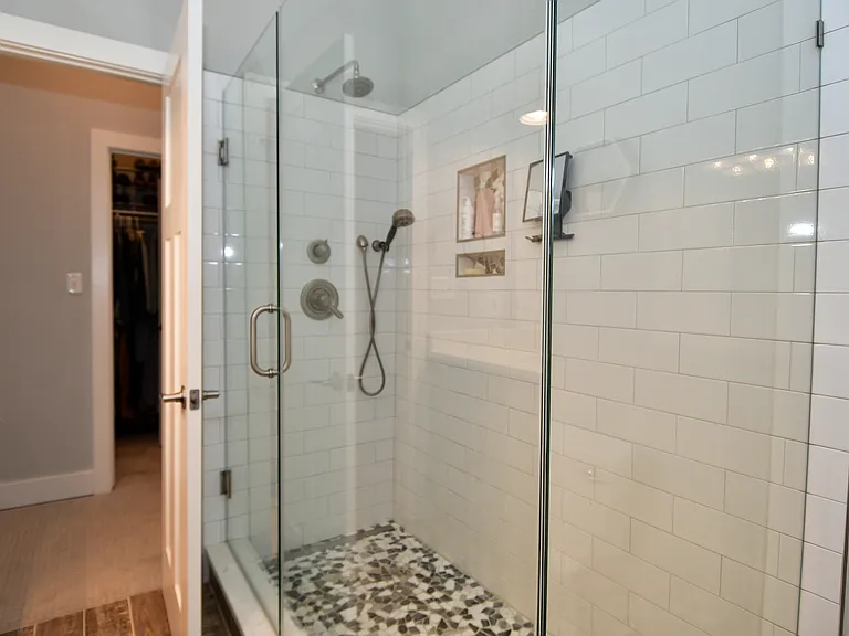 1426 Olive St — Photo 3