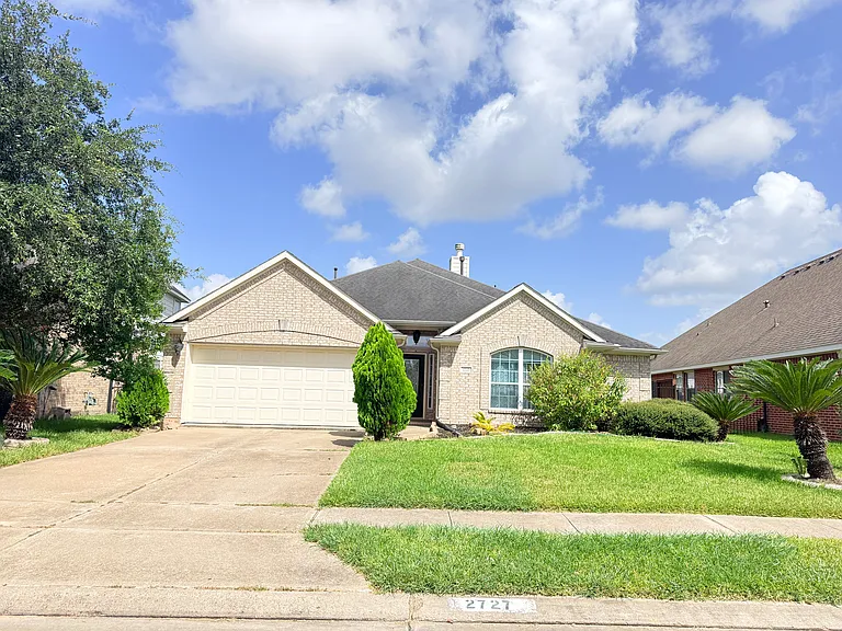 2727 Lake Villa Dr — Photo 1