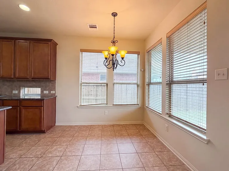 4715 Autumn Pine Ln — Photo 8